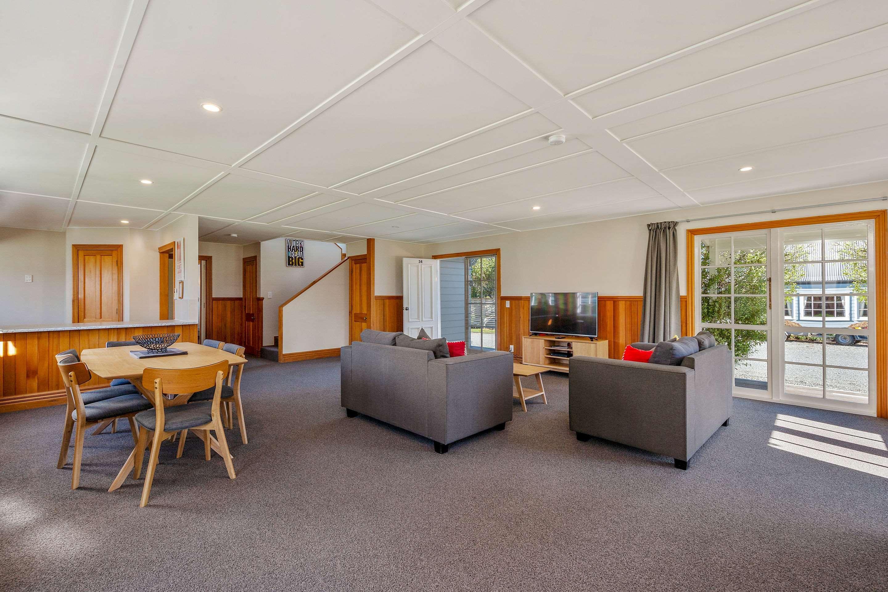 Huka Falls Resort Taupo Kültér fotó Living area of a three-bedroom apartment