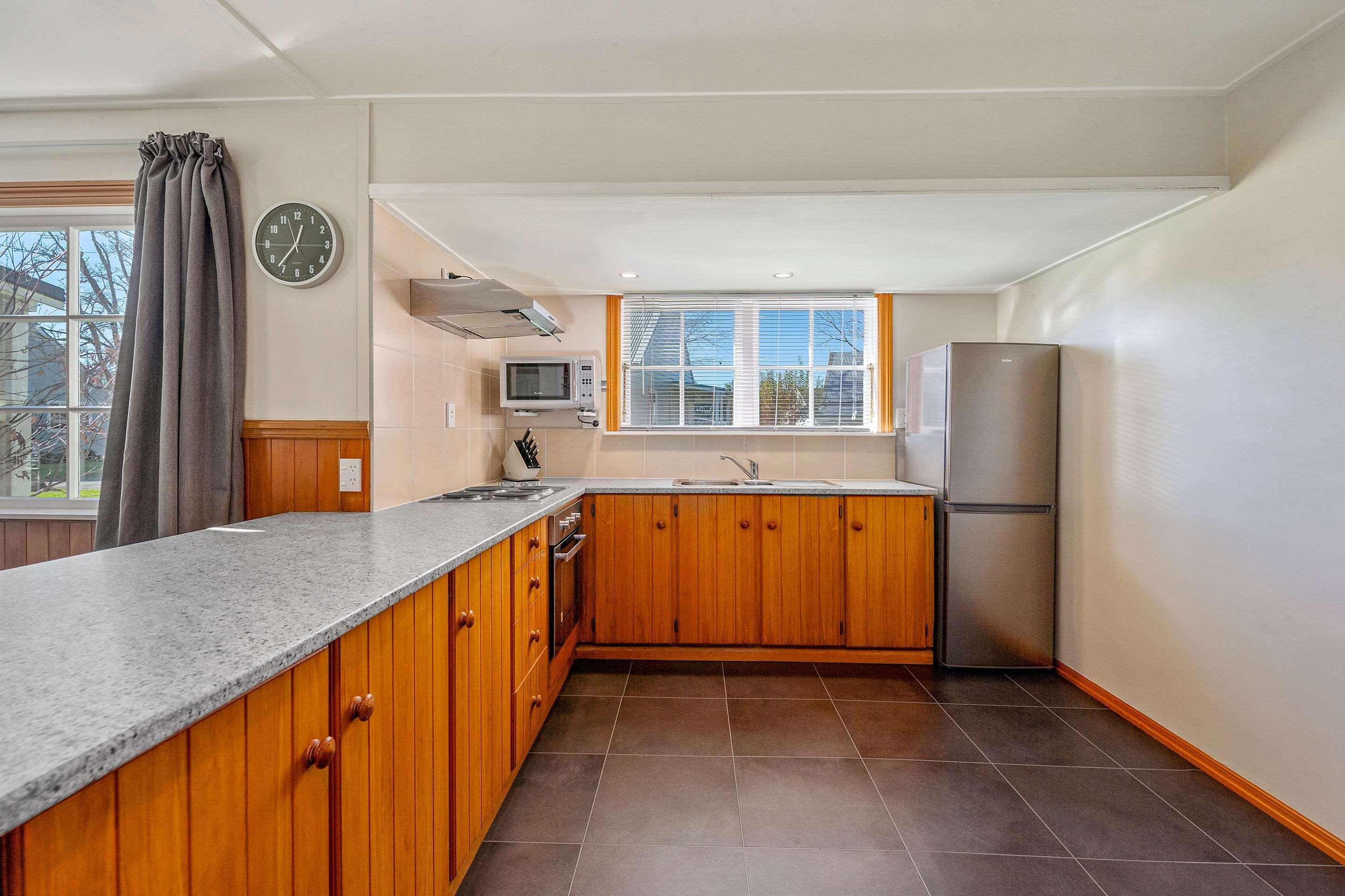 Huka Falls Resort Taupo Kültér fotó The kitchen at the station