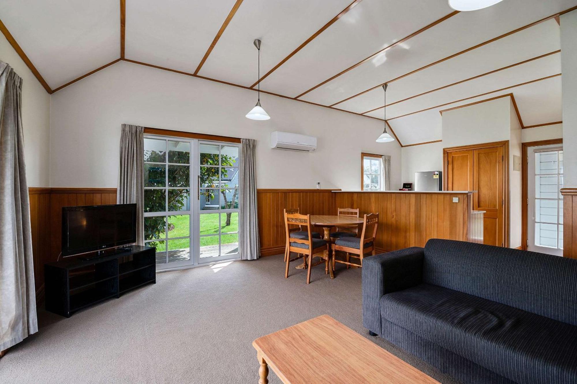 Huka Falls Resort Taupo Kültér fotó A typical two bedroom apartment