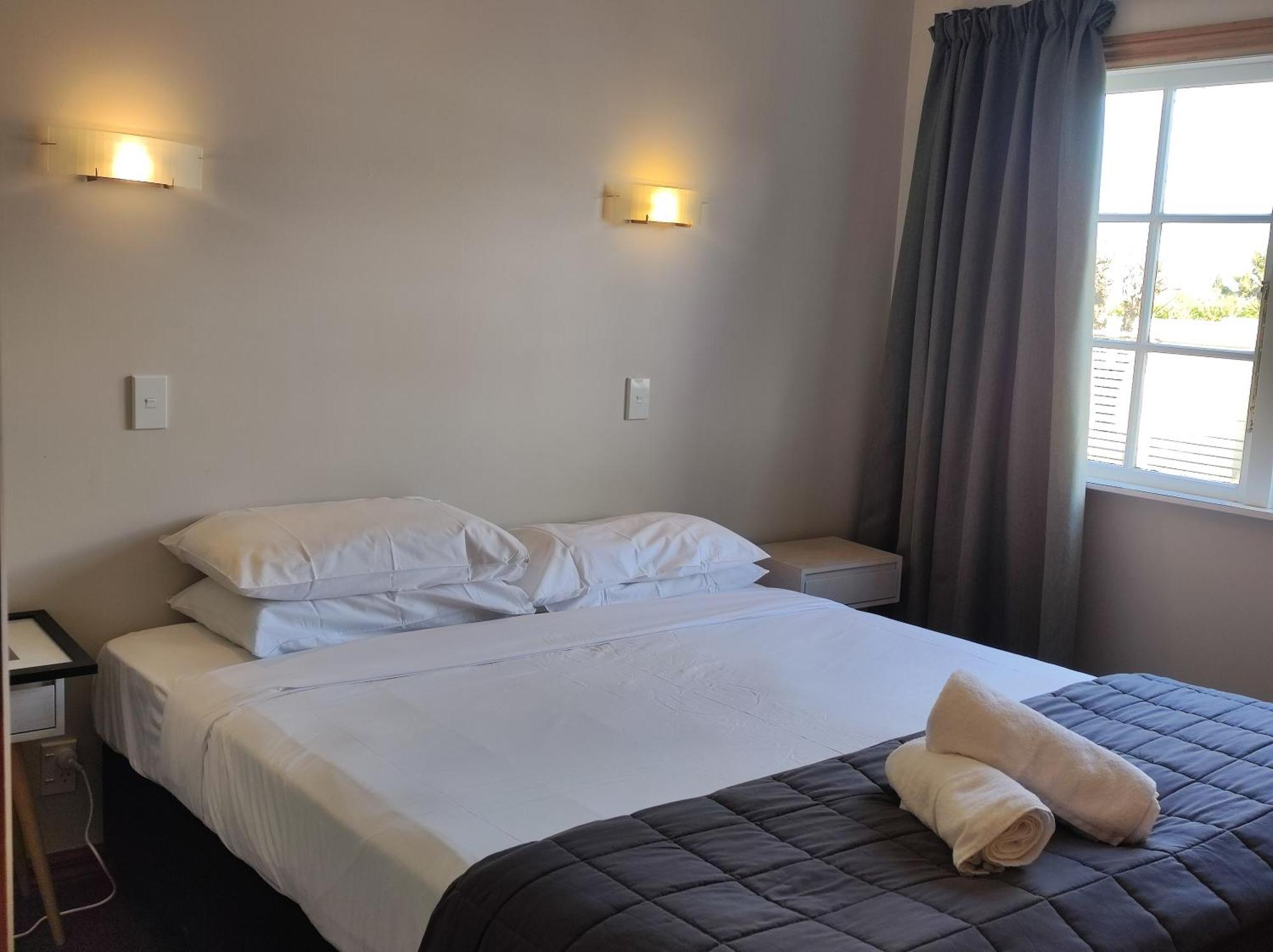 Huka Falls Resort Taupo Kültér fotó A room at the motel