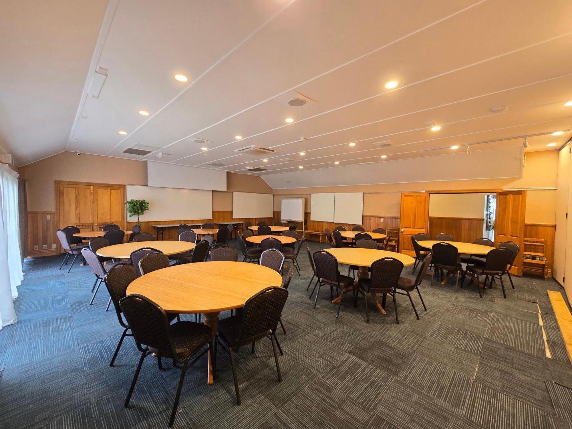Huka Falls Resort Taupo Kültér fotó The meeting room at the National Institute of Water and Atmospheric Research